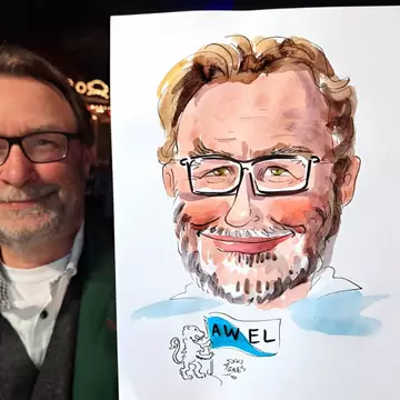 Live portrait next to the original